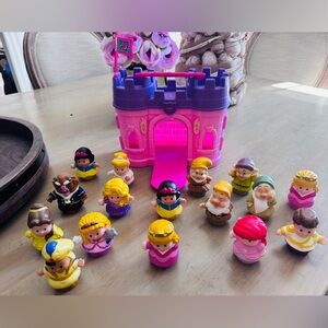 Little People Vintage Princess Play N Go Castle With Flag and Accessories